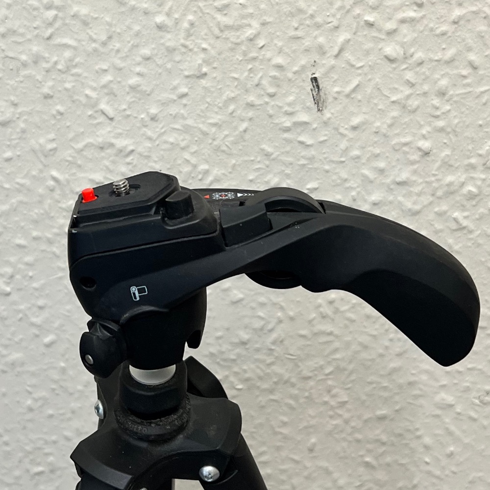 MANFROTTO MKC3H01 COMPACT TRIPOD Own4Less